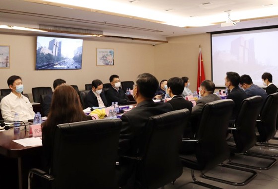 Leaders of Shenzhen Municipal Government Leading a Team to Investigate Maxvision Technology